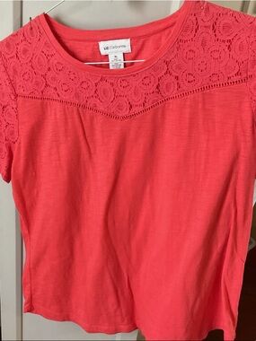 Liz Claiborne Coral Lace Yoke Short Sleeve Tee